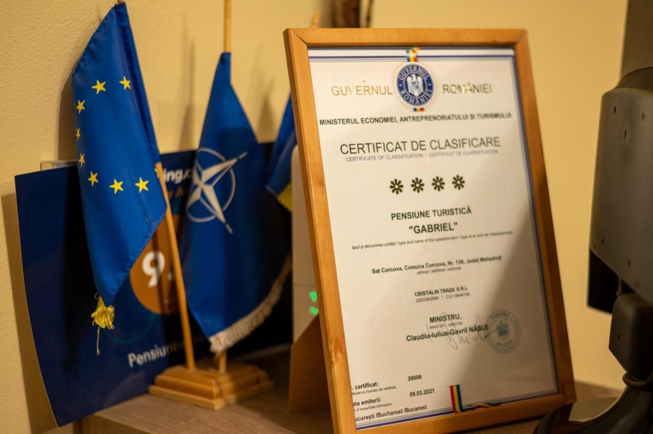 Pensiunea Gabriel Corcova Exteriör bild